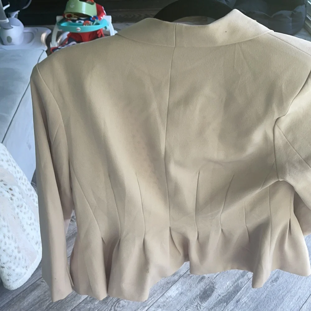 Used - Picture 4 of 4